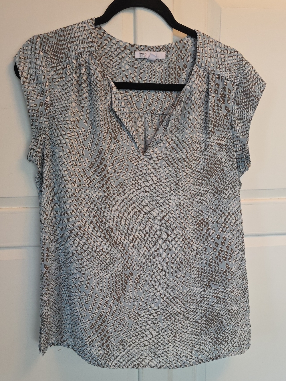 DR2 Women's Cap Sleeve V-Neck Printed Blouse in Light Blue and Brown